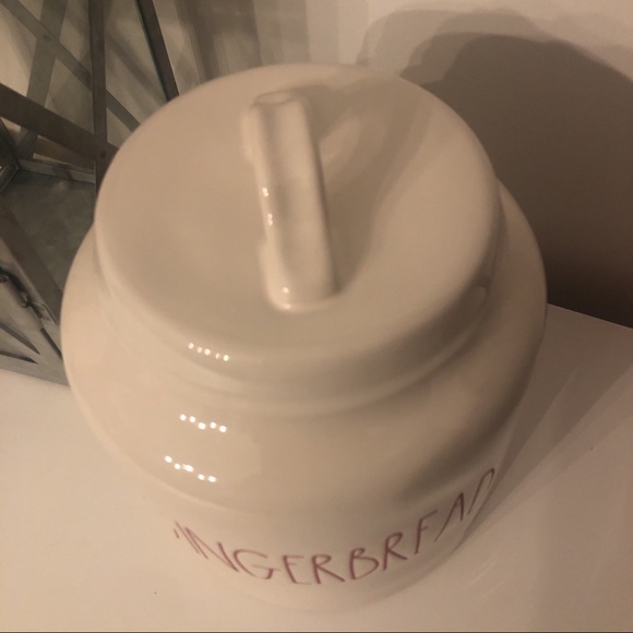 🎄SOLD🎄Rae Dunn Gingerbread Canister - Picture 2 of 4